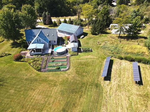 A home in Paw Paw Twp