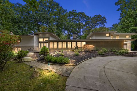 A home in Bloomfield Twp