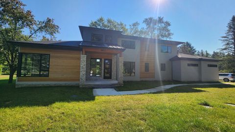 A home in Bloomfield Twp