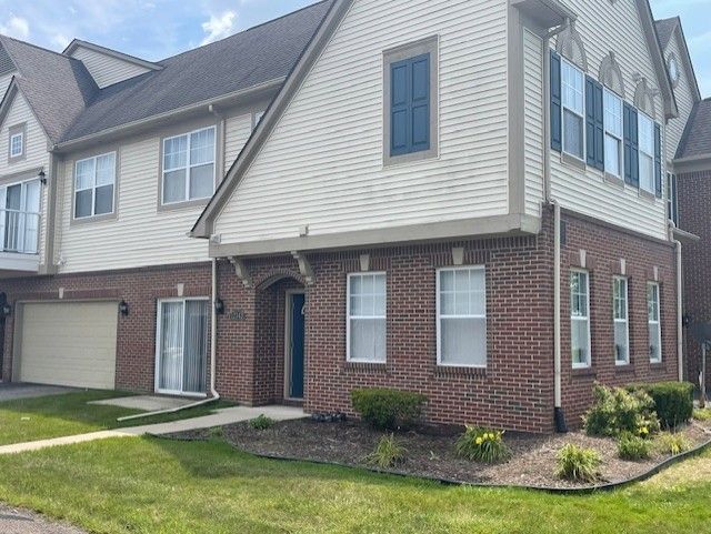 View Southgate, MI 48195 condo