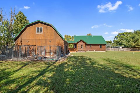 A home in Putnam Twp