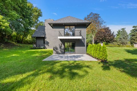 A home in Bloomfield Twp