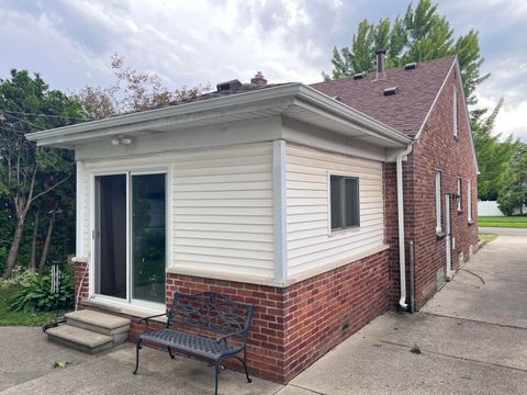 A home in Grosse Pointe Woods