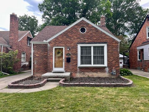 A home in Grosse Pointe Woods