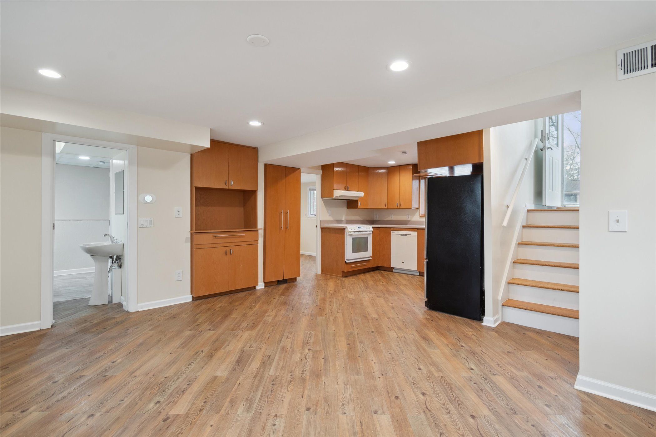 145 HARTSOUGH Street
