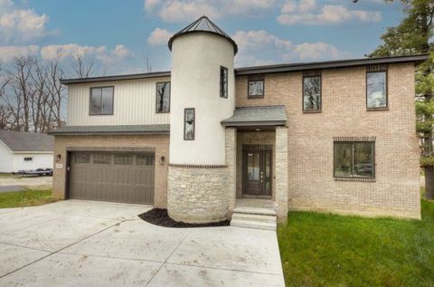 A home in West Bloomfield Twp