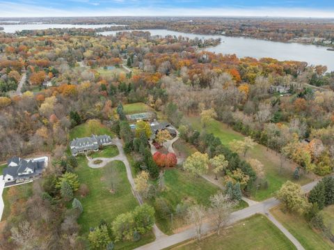 A home in West Bloomfield Twp