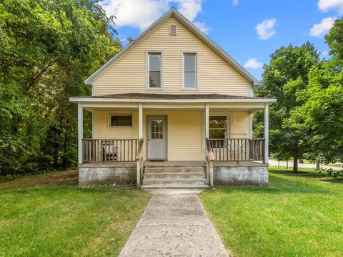 A home in Cleon Twp