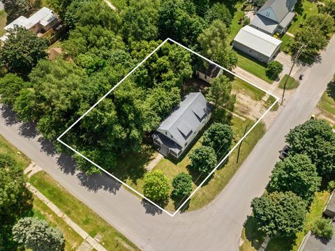 A home in Cleon Twp