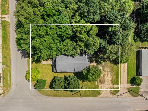 A home in Cleon Twp