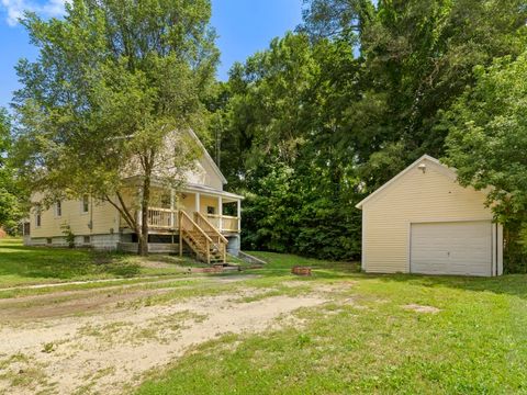 A home in Cleon Twp