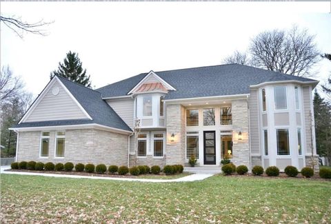 A home in Bloomfield Twp