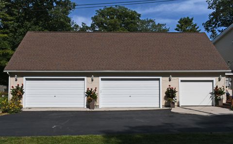 A home in Alabaster Twp