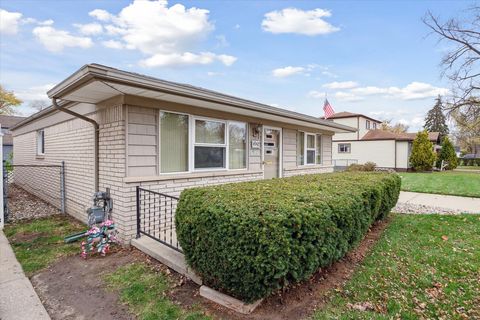 A home in Dearborn Heights