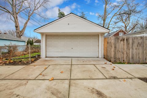 A home in Harper Woods