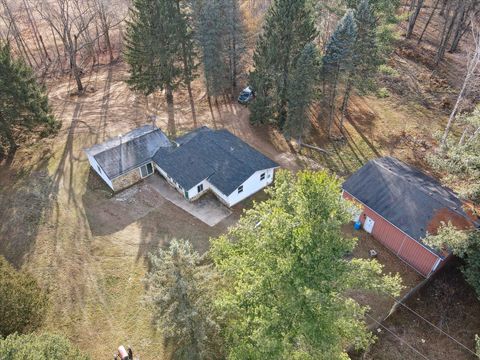 A home in Kenockee Twp