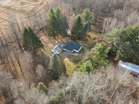 A home in Kenockee Twp