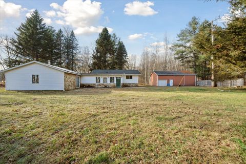 A home in Kenockee Twp