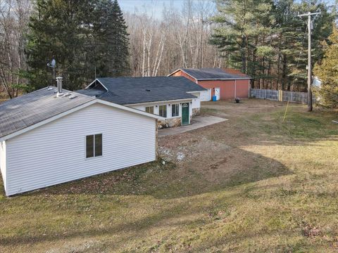 A home in Kenockee Twp