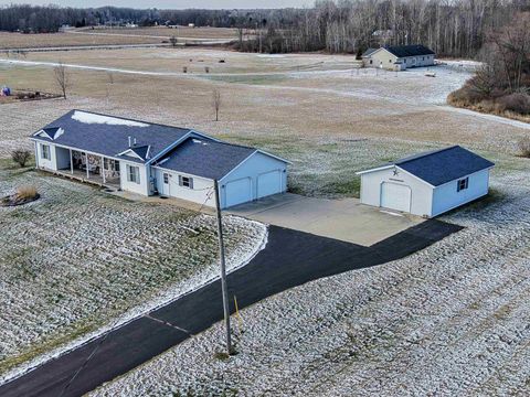 A home in Edwards Twp