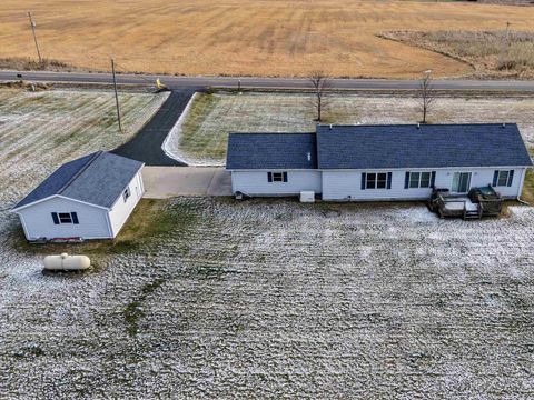 A home in Edwards Twp