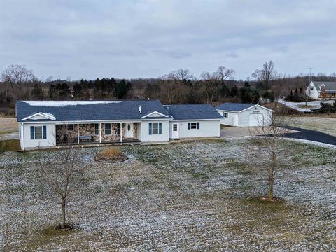 A home in Edwards Twp