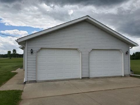 A home in Edwards Twp