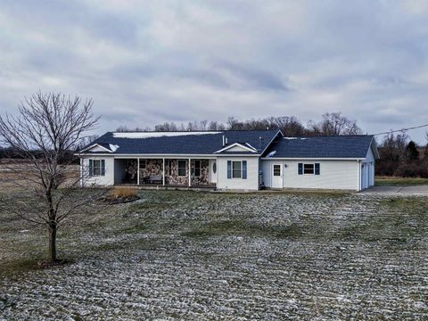 A home in Edwards Twp