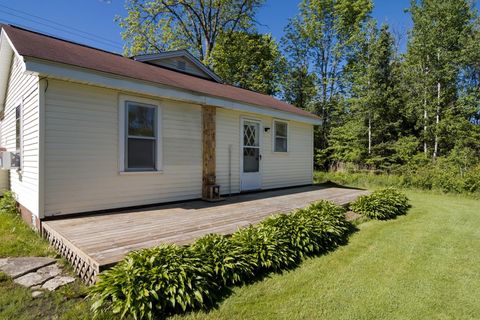 A home in Acme Twp