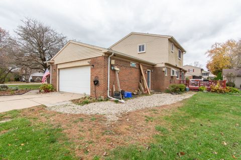 A home in Grosse Ile Twp