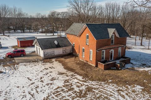 A home in Taymouth Twp