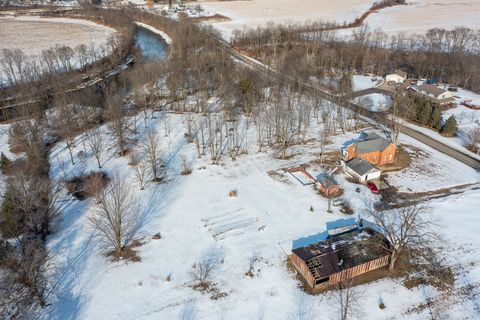 A home in Taymouth Twp