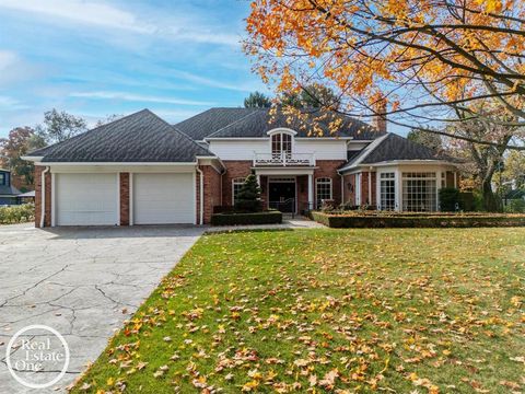 A home in Grosse Pointe Farms