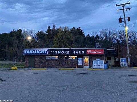 7878 Gratiot Avenue Columbus Township MI 48063