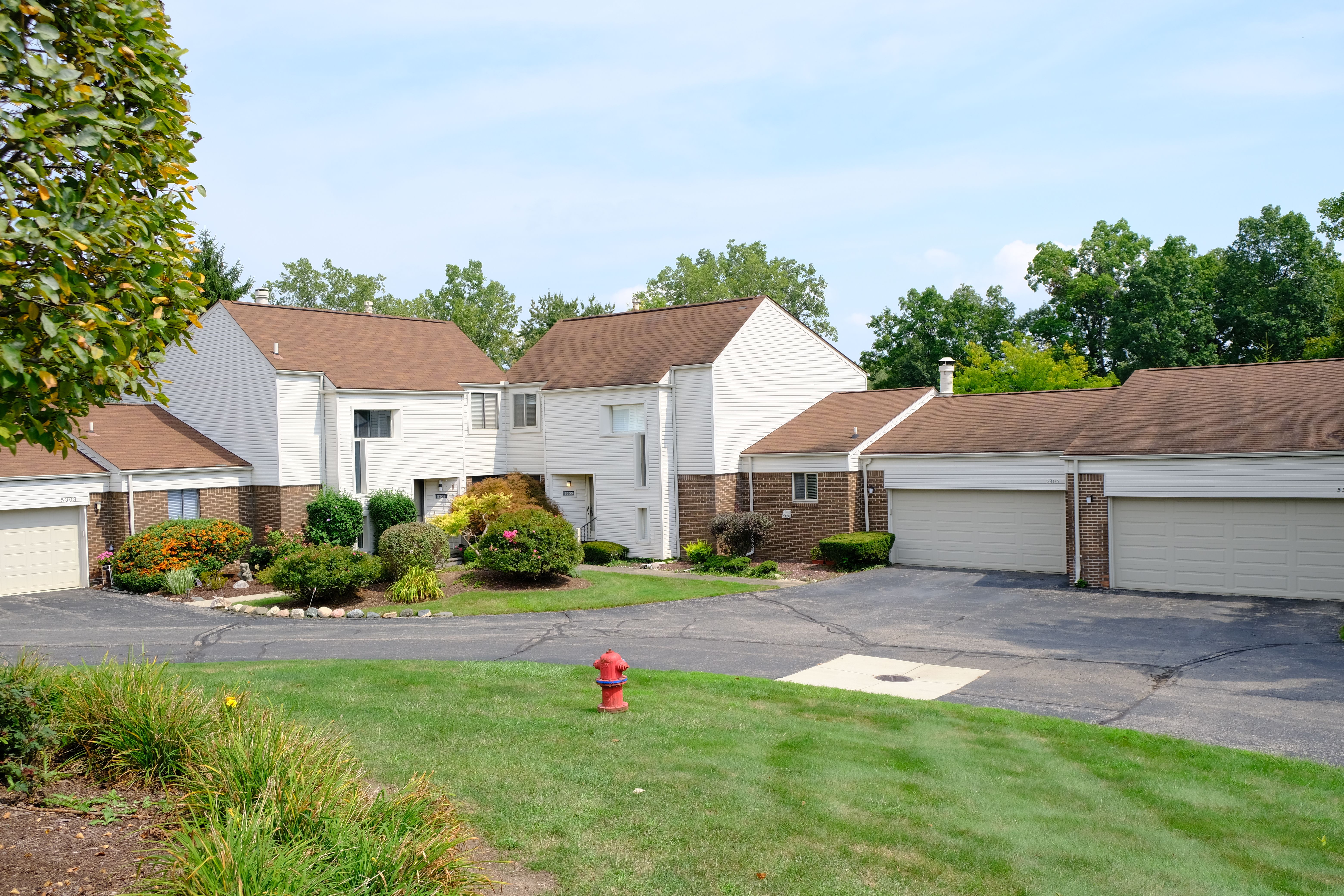 View West Bloomfield Twp, MI 48323 condo