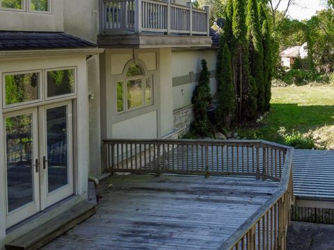 A home in Bloomfield Twp