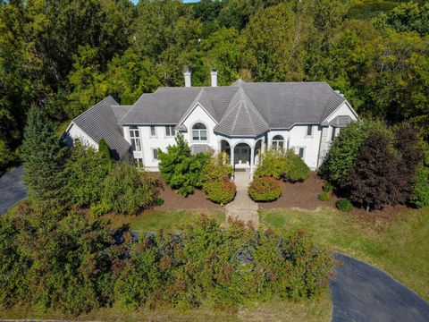 A home in Bloomfield Twp