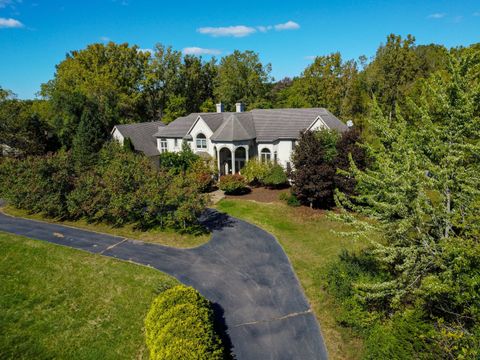 A home in Bloomfield Twp