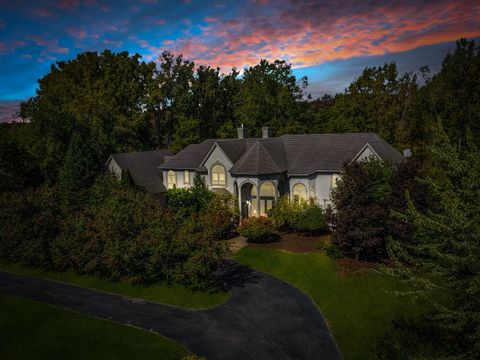 A home in Bloomfield Twp