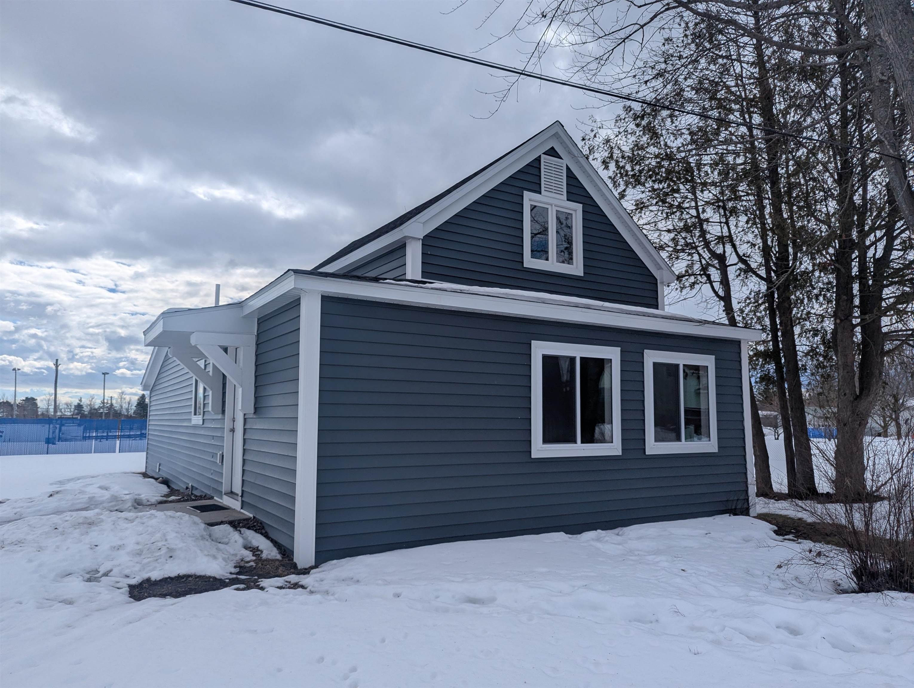 Listing image 1