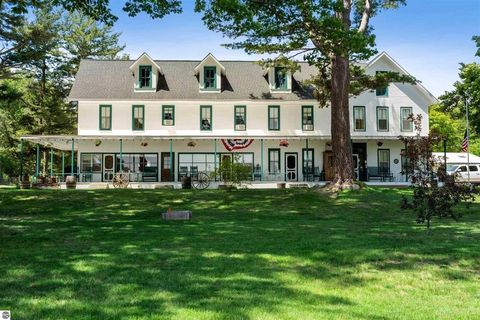 18599 Mission Road Peninsula Township Grand Traverse MI 49686