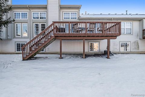 A home in HollyTownship_Oakland