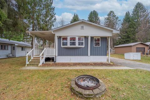 A home in Roscommon Twp