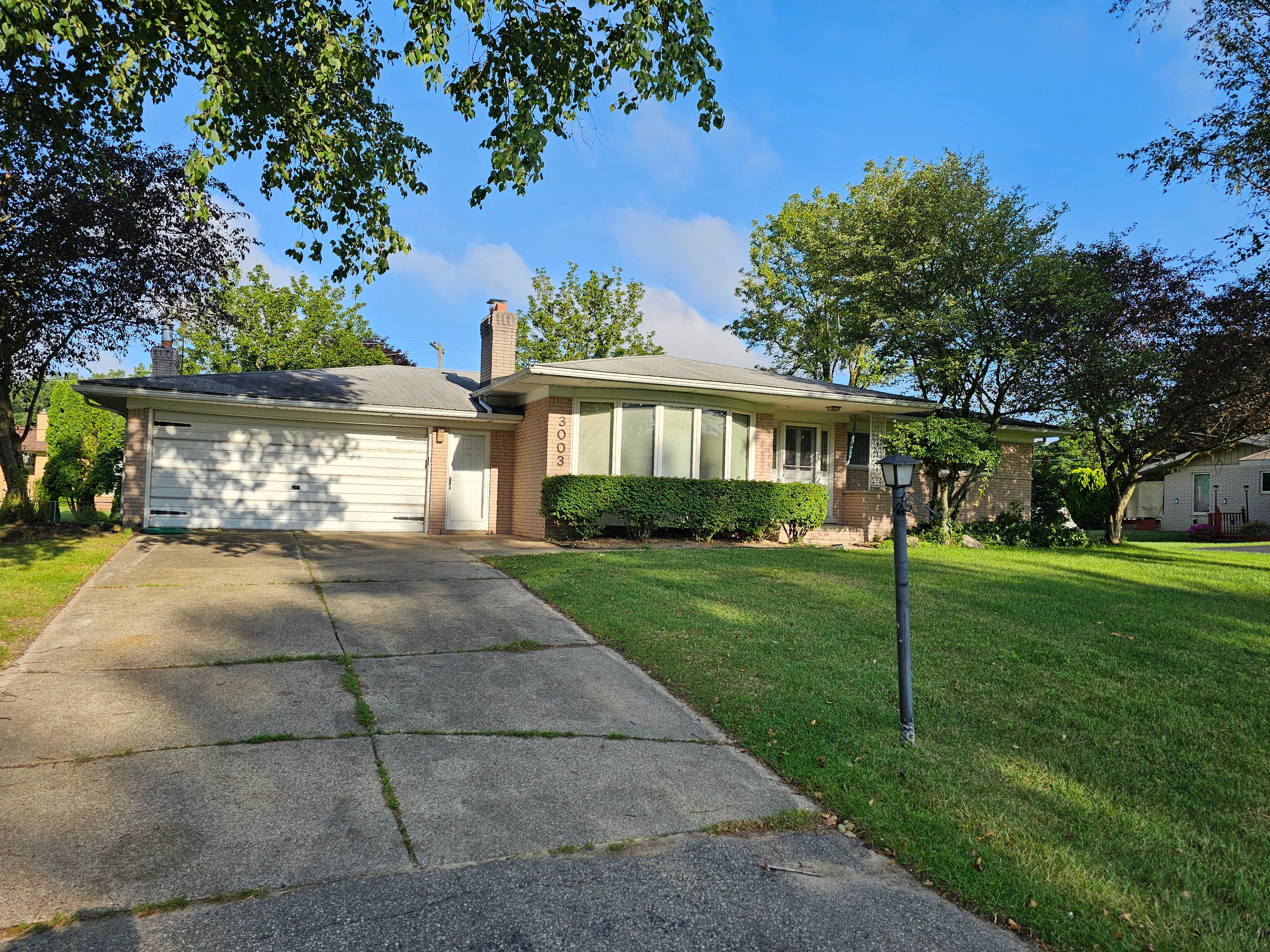View Waterford Twp, MI 48329 house