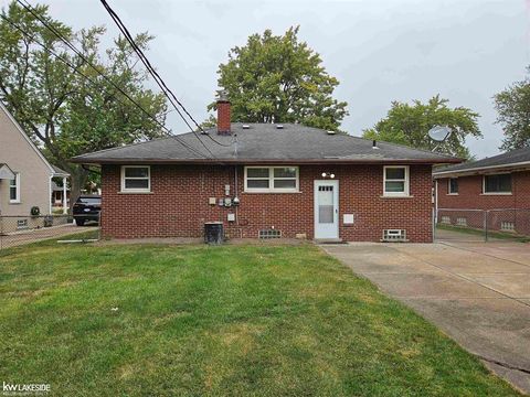 A home in Harper Woods