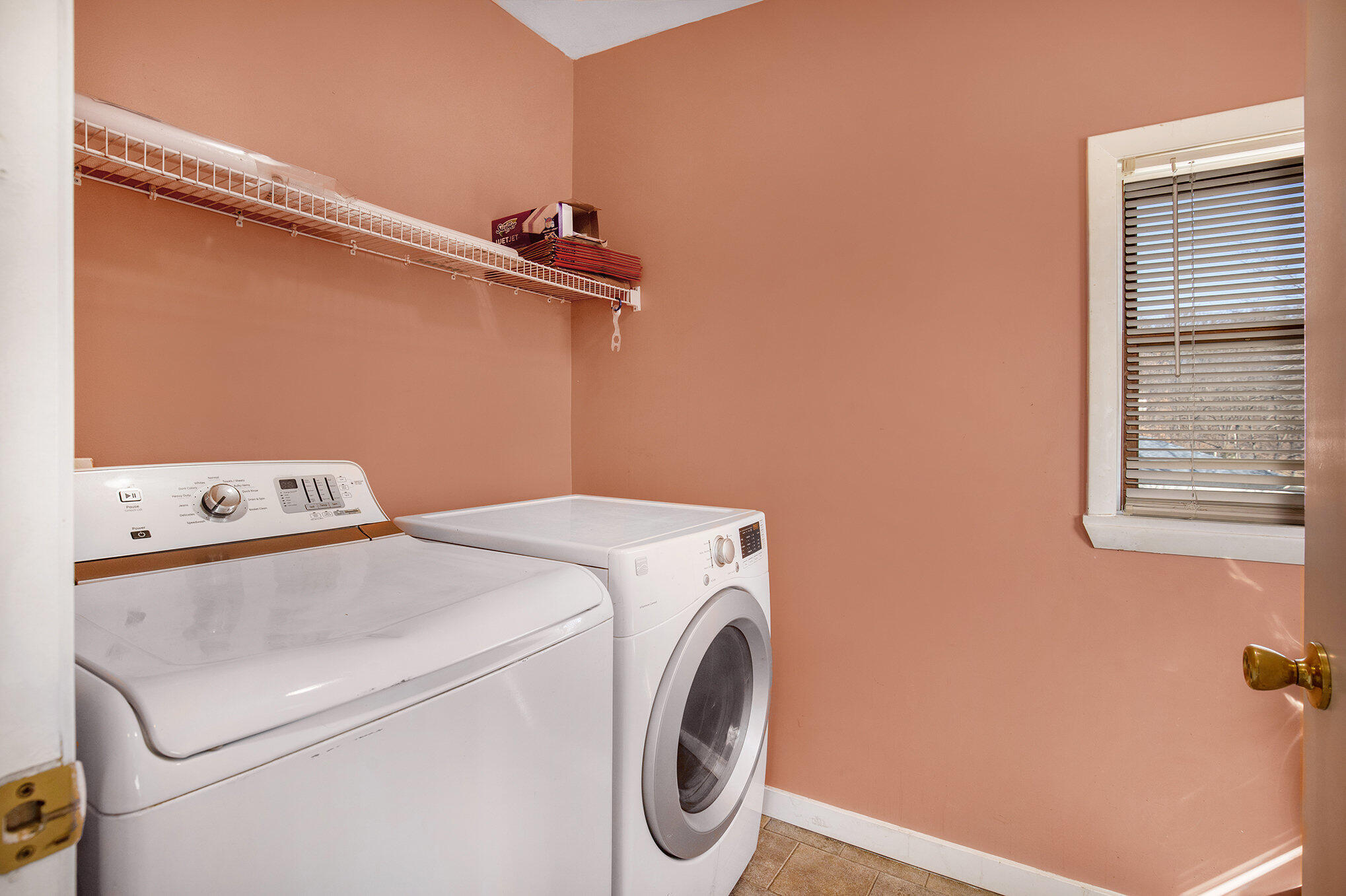 Ionia, Michigan 48846, United States, 3 Bedrooms Bedrooms, ,2 BathroomsBathrooms,Residential,Active,88469