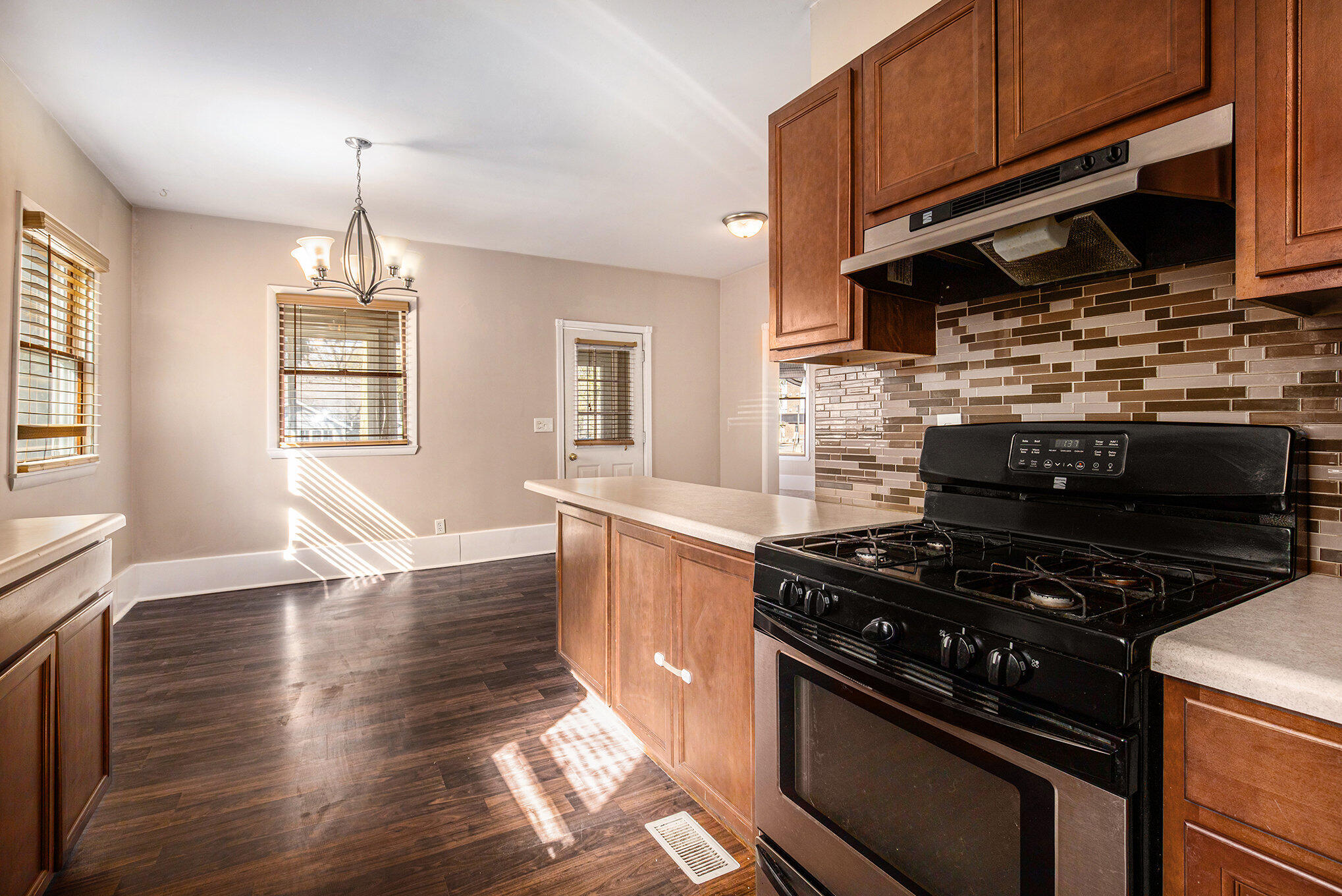 Ionia, Michigan 48846, United States, 3 Bedrooms Bedrooms, ,2 BathroomsBathrooms,Residential,Active,88469