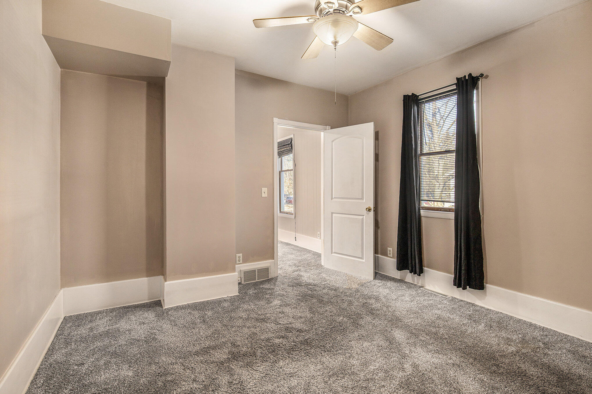 Ionia, Michigan 48846, United States, 3 Bedrooms Bedrooms, ,2 BathroomsBathrooms,Residential,Active,88469