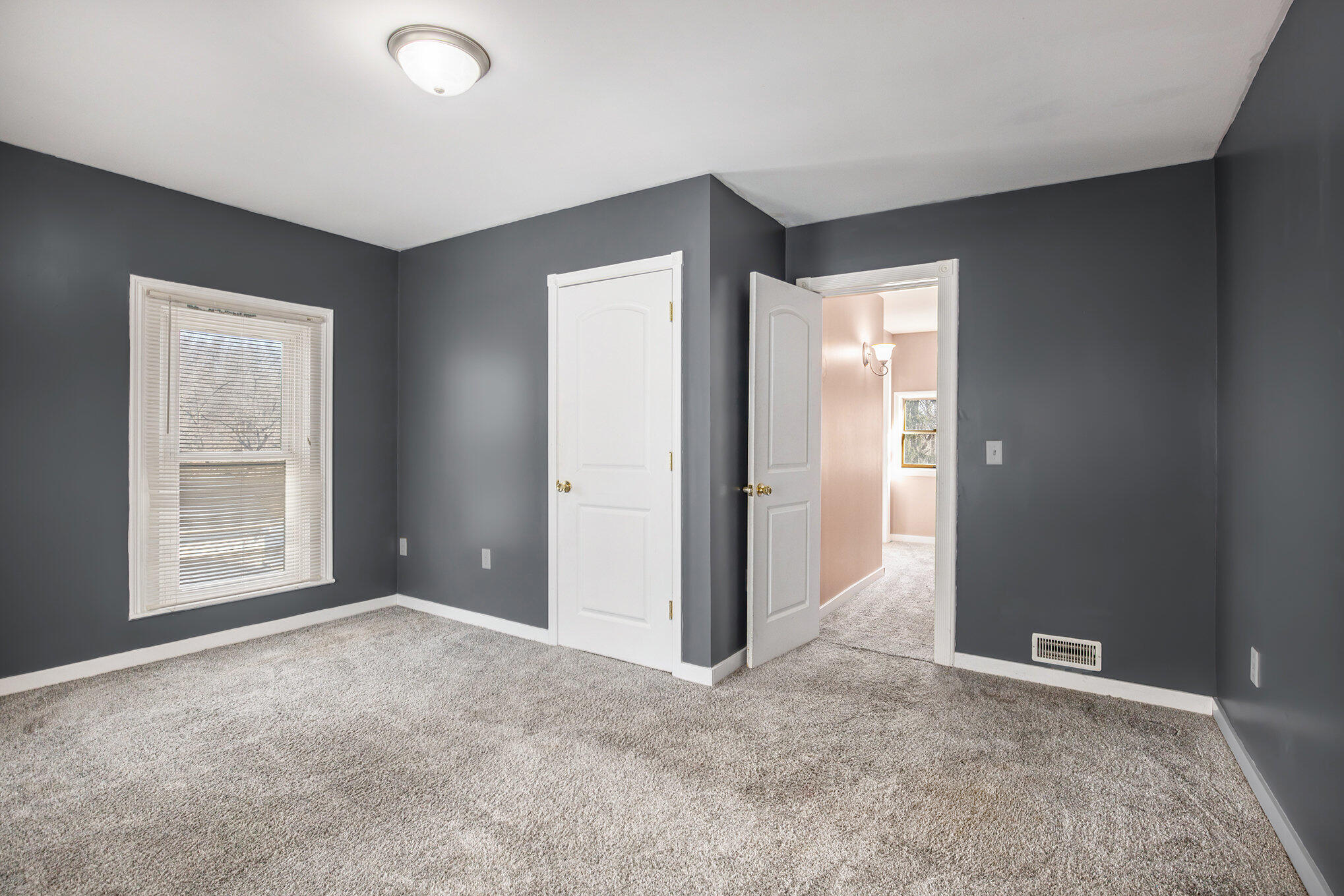 Ionia, Michigan 48846, United States, 3 Bedrooms Bedrooms, ,2 BathroomsBathrooms,Residential,Active,88469