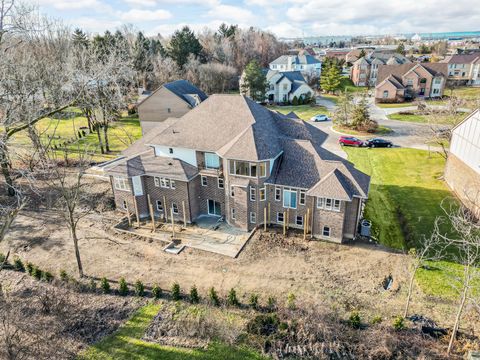 A home in Bloomfield Twp